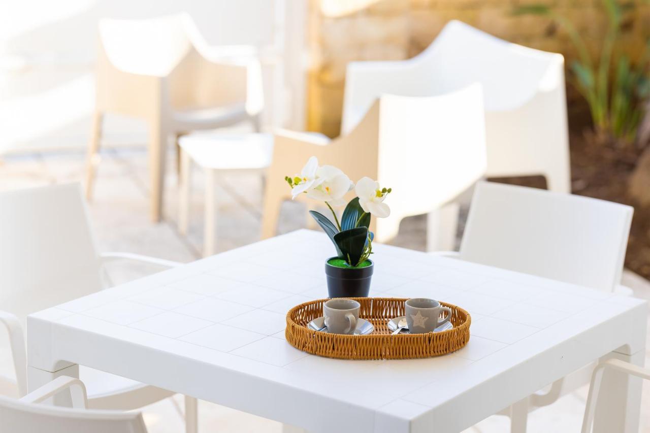 Aparthotel Residence Ludovica - Piscina Panoramica Vista Mare سانتا ماريا أل بانيو المظهر الخارجي الصورة