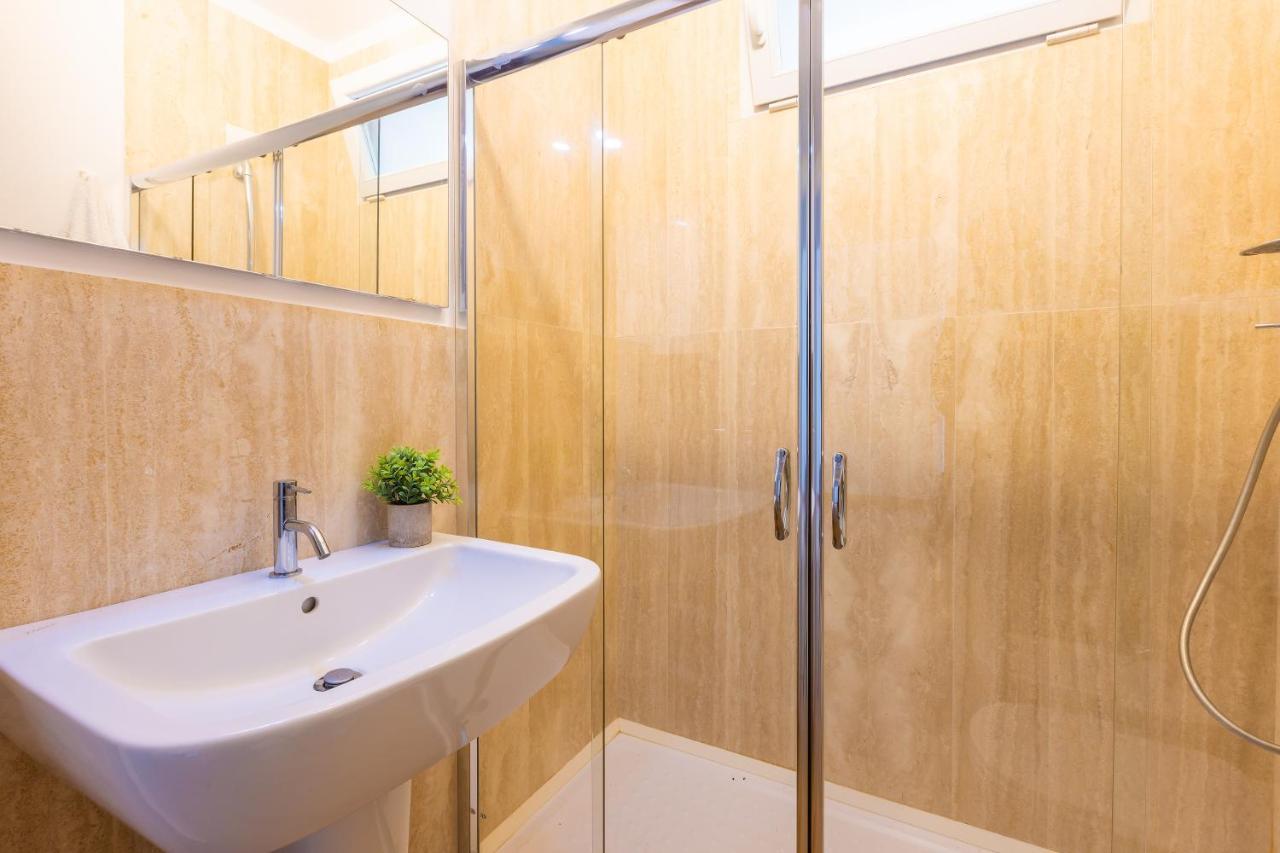 Aparthotel Residence Ludovica - Piscina Panoramica Vista Mare سانتا ماريا أل بانيو المظهر الخارجي الصورة