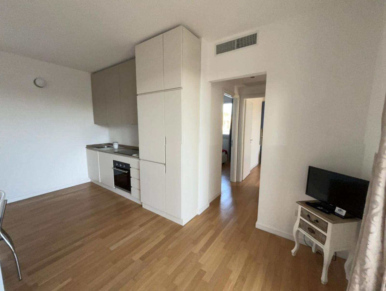 Aparthotel Residence Ludovica - Piscina Panoramica Vista Mare سانتا ماريا أل بانيو المظهر الخارجي الصورة